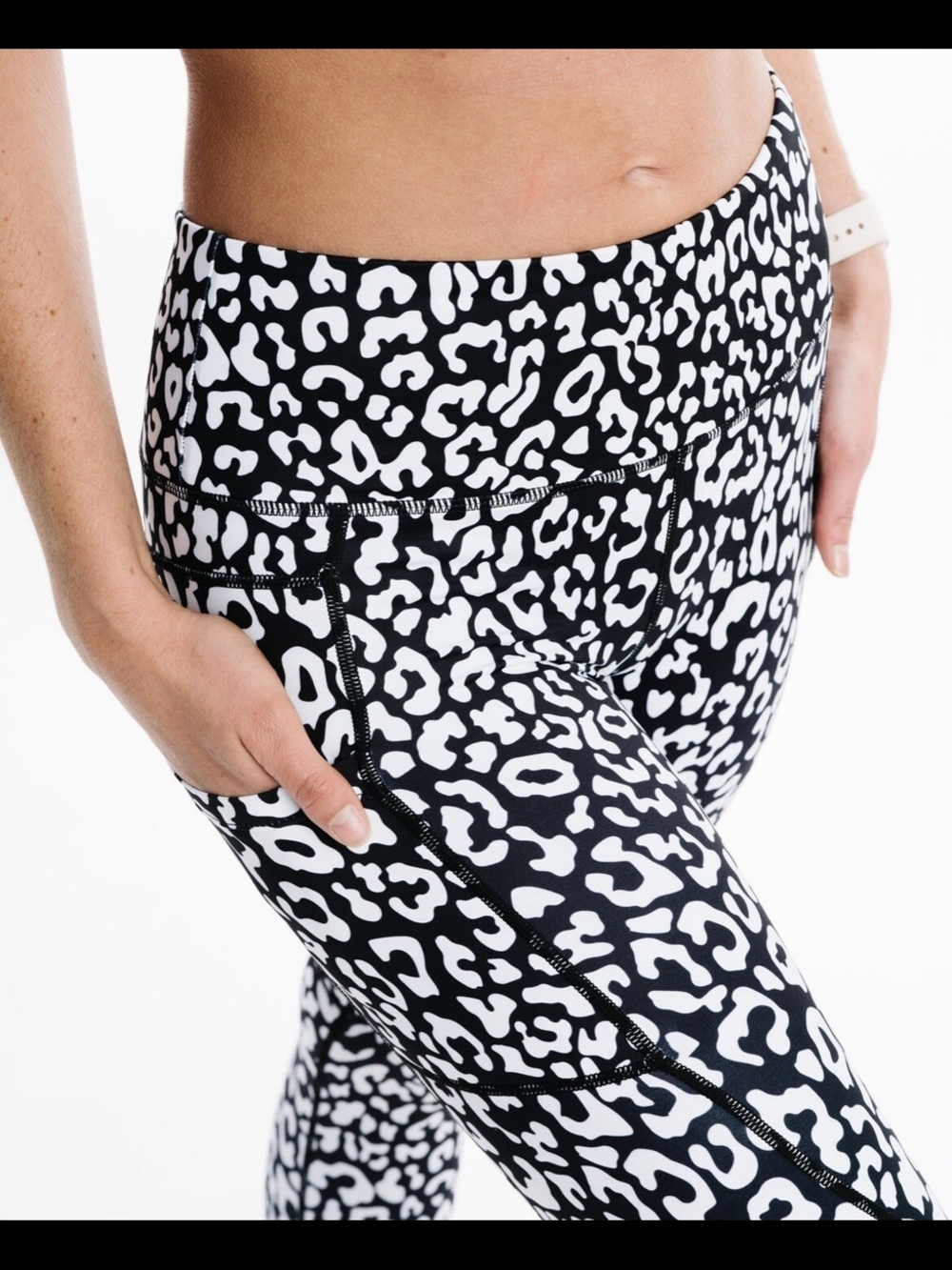 Zyia Black & White Leopard Light N Tight 7/8 24"